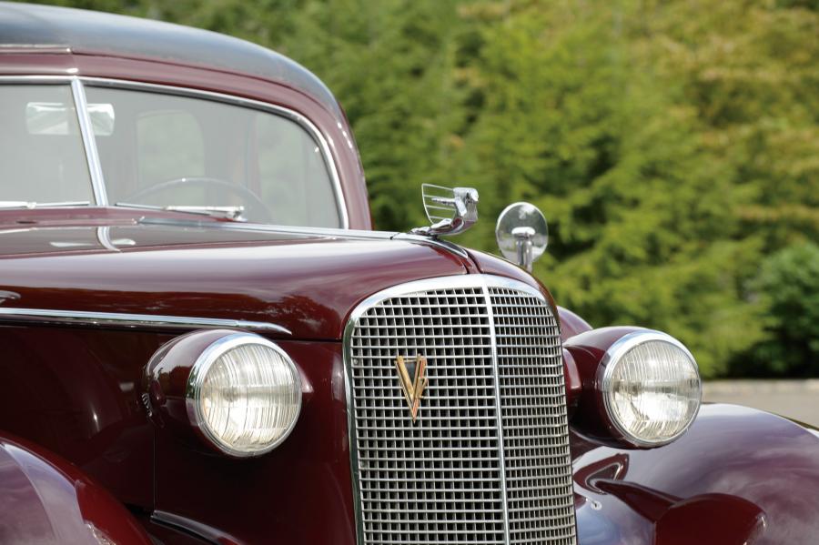  Cadillac Twelve Formal Sedan by Fleetwood 1937 года  (фото 20 из 26)